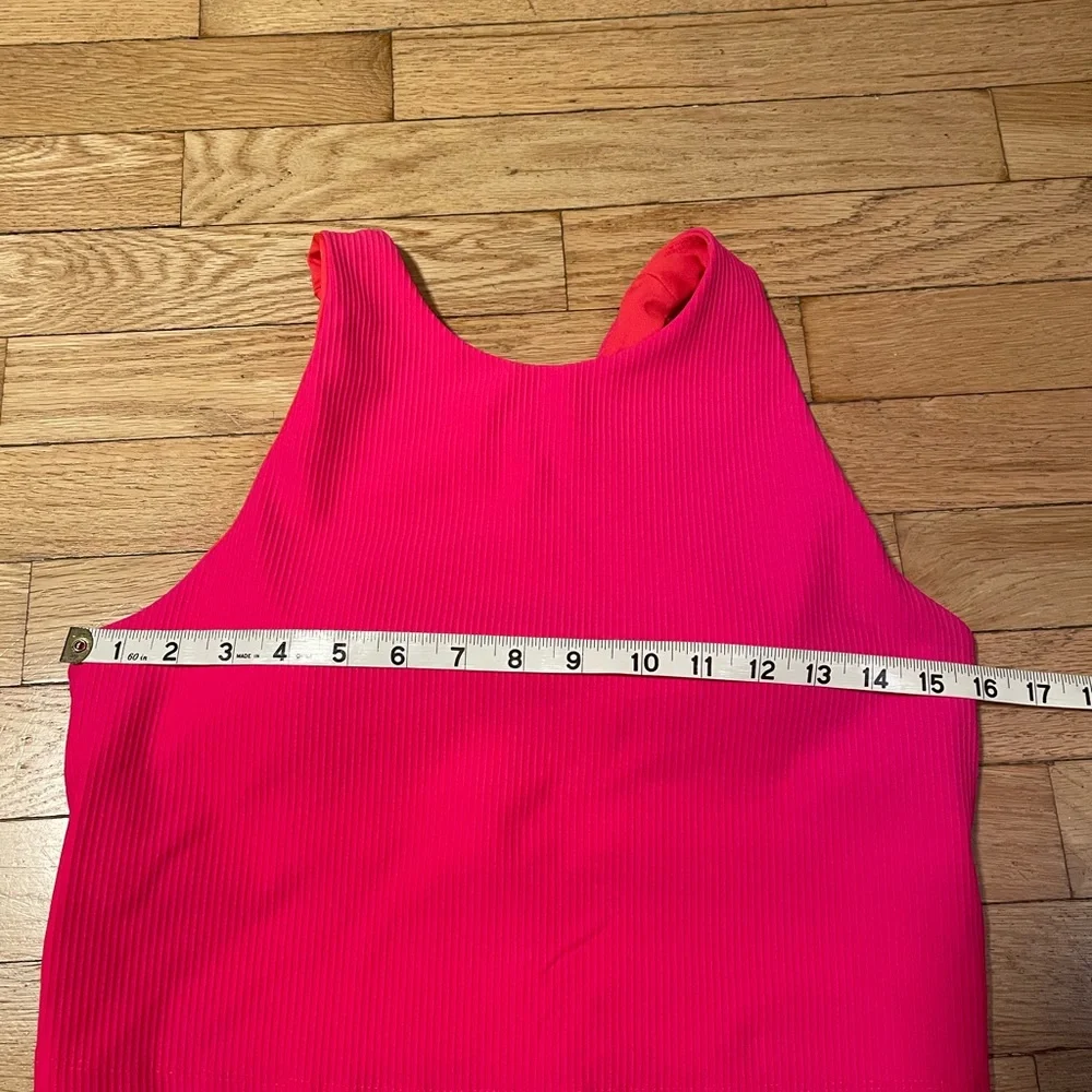 Vively Vibrant Pink Ribbed Women's Cropped Tank Top/Sports Bra L - Picture 5 of 7